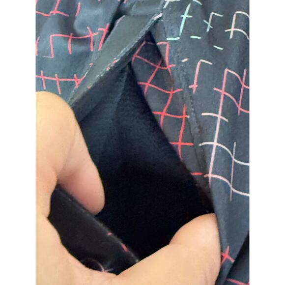 Nike Dri-Fit Training Activewear 8" Inseam Shorts Black Red Youth Kids Large EUC - Picture 3 of 8